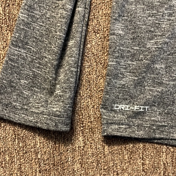 Nike Swim, Men’s Medium, Gray Hoodie, Lightweight, Dri-Fit, Sun Protection - Picture 2 of 6